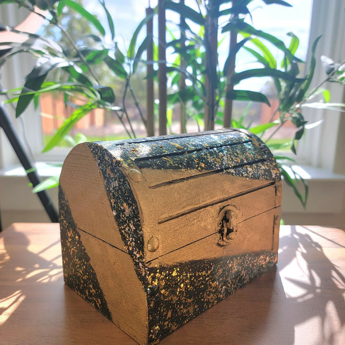 Gold Bounty: A Treasure Chest Fit for Royalty