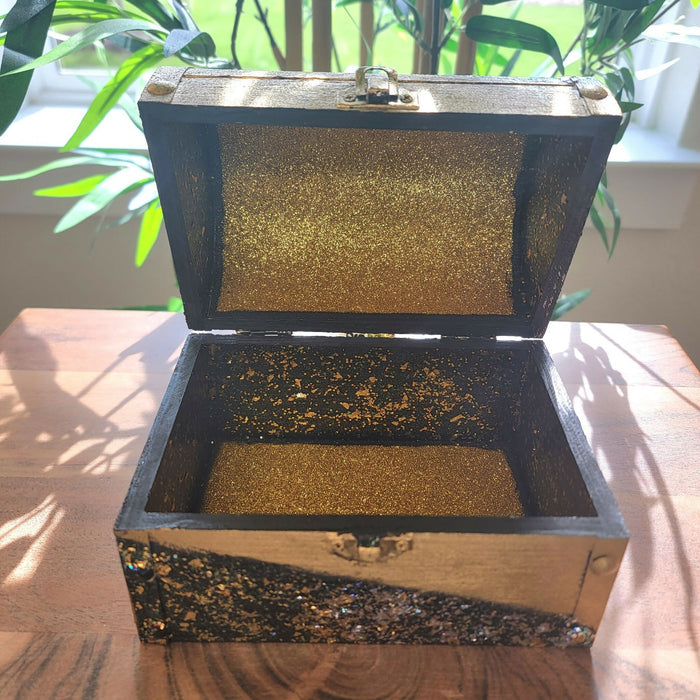 Gold Bounty: A Treasure Chest Fit for Royalty